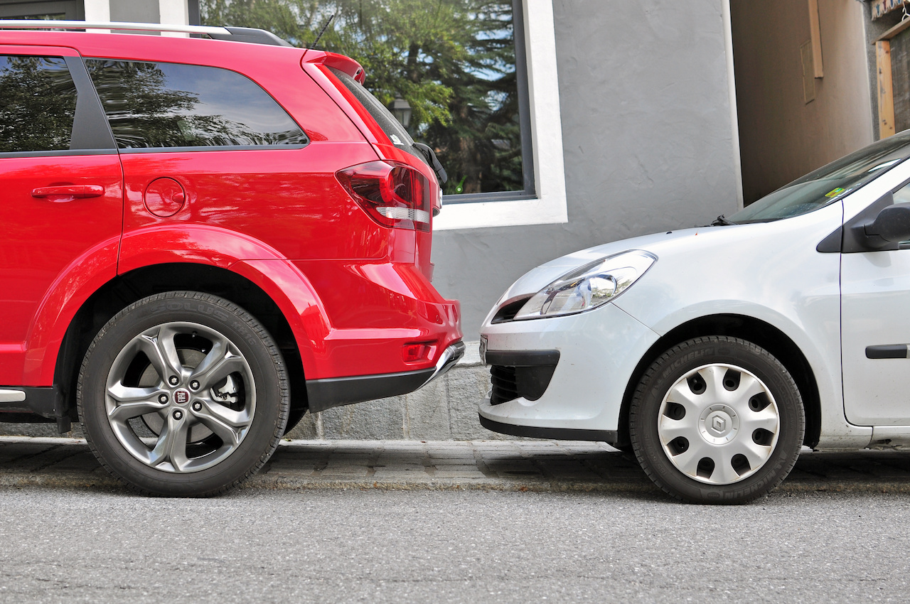 parked-cars-AdobeStock_93187261